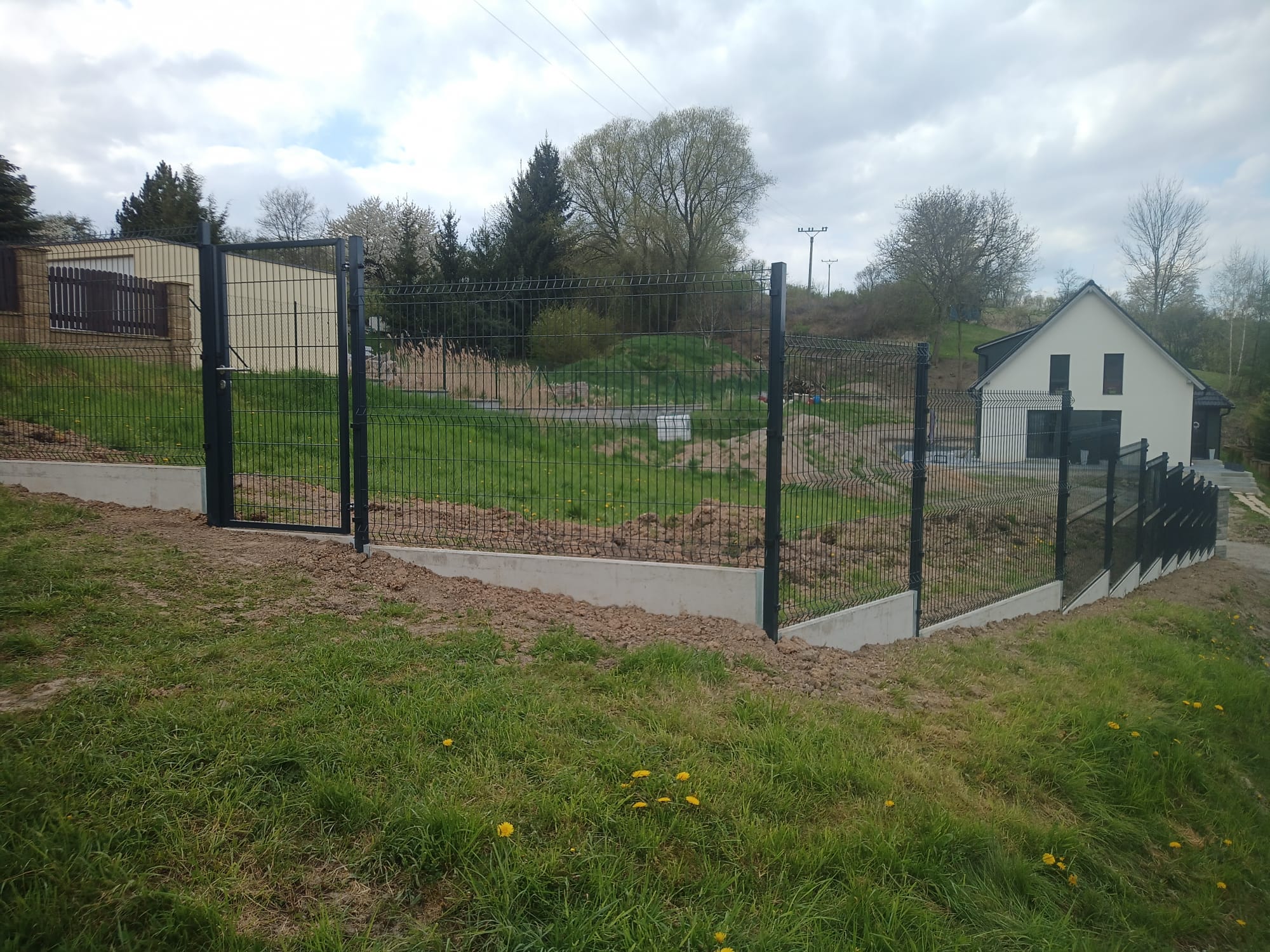 PRESBETON Rivago šedočerná + Pilecký Pilofor Antracit