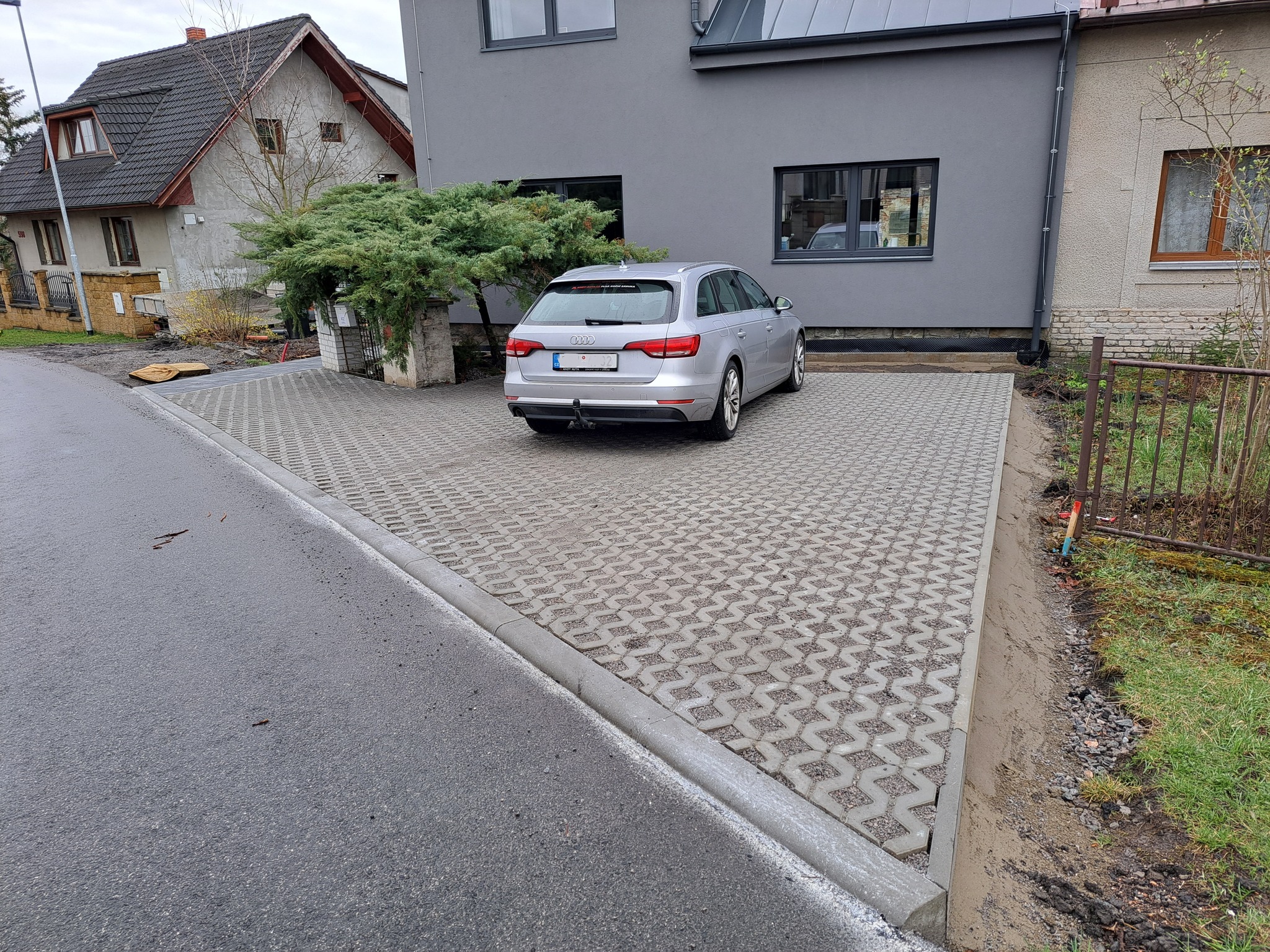 CSB Viatech Noarblanc a vegetační tvárnice(zatravňovák)