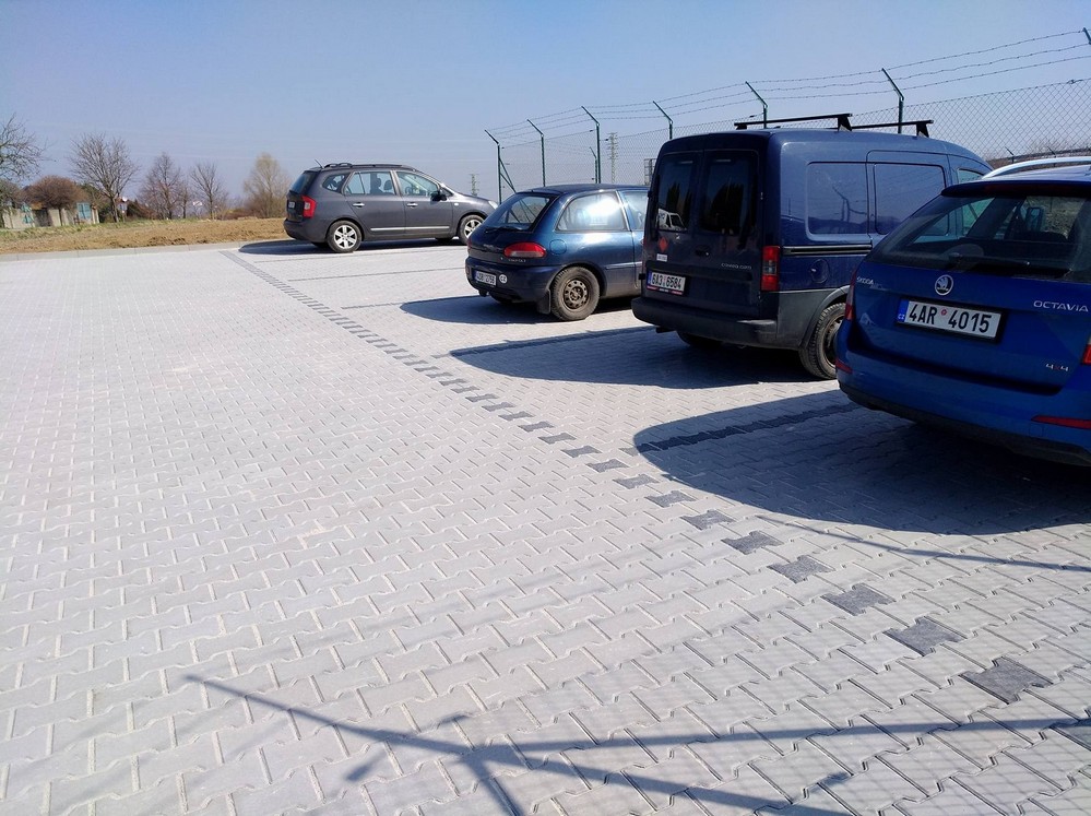 Realizace parkovišť DYKA Velká Dobrá – dlažba Kost