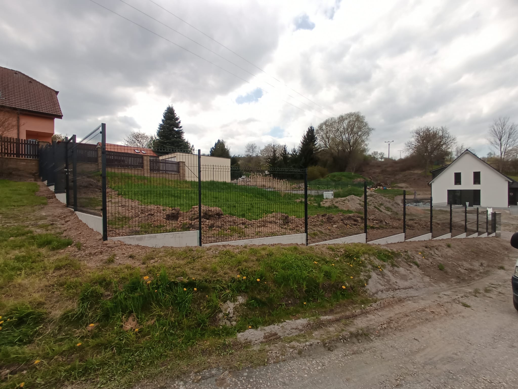 PRESBETON Rivago šedočerná + Pilecký Pilofor Antracit