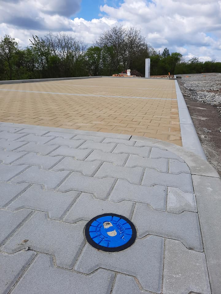 Realizace komunikací v Kačici lokalita BV5 – dlažba Kost a Cihla slepecká