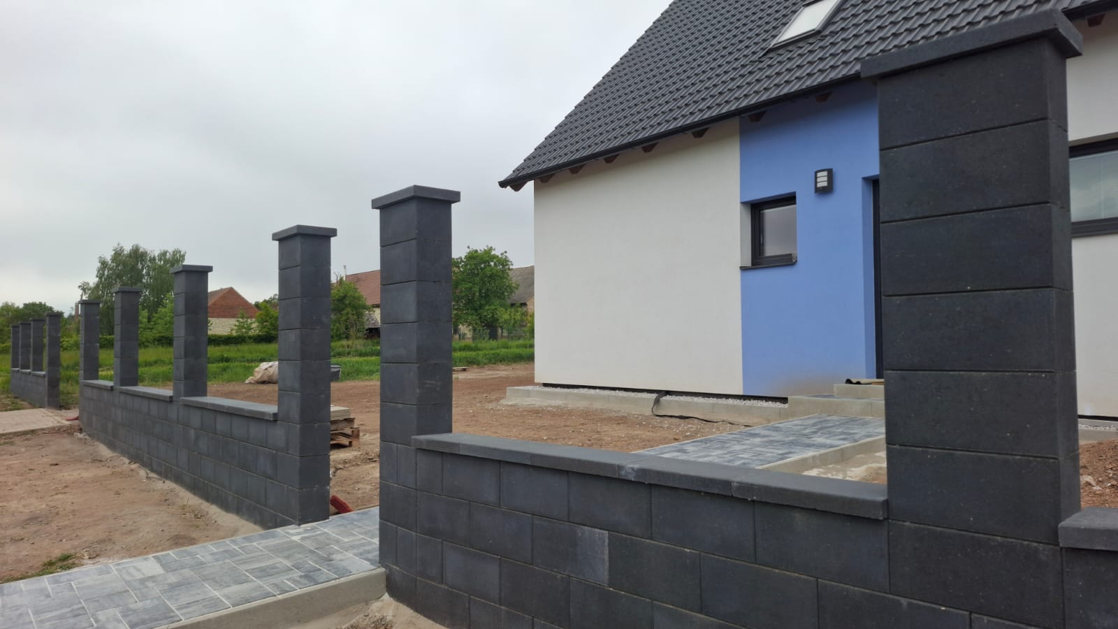 Zdivo: CS-beton Soloblok Černá